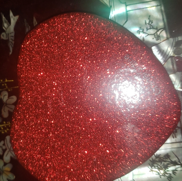 - COACH HEART RED GLITTER MIRROR NIB - Picture 3 of 4
